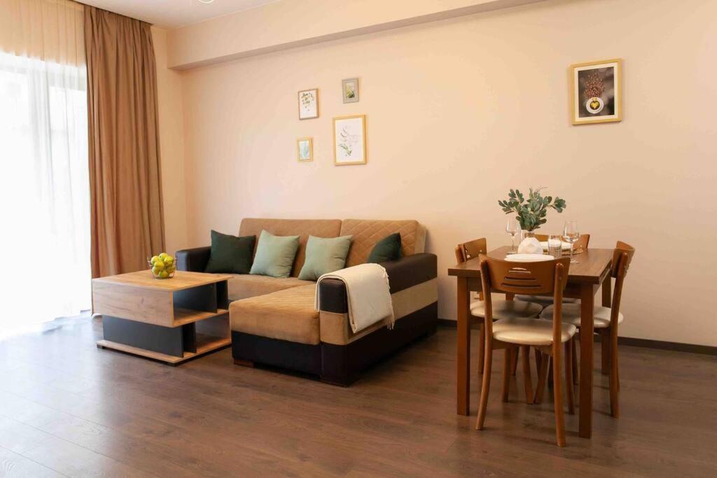 Gg Home - Cozy 1 Bedroom Apartment On Kazbegi Avenue 15 Tbilissi Extérieur photo